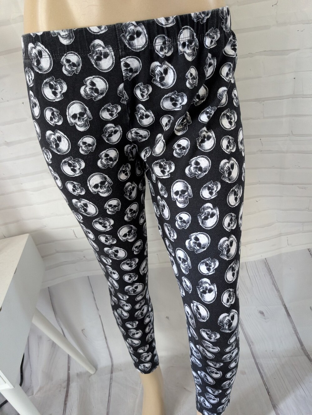 No Boundaries Black Skull Print Leggings